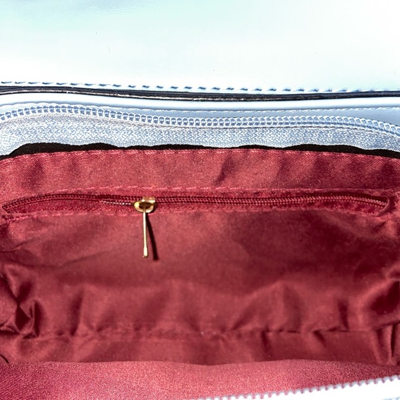 2-in-1 Blue Detachable Cross-Body Purse with Gold Chain/details | Red Interior - Picture 14 of 17